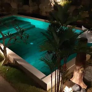 Devata Giri Uluwatu (Bali)