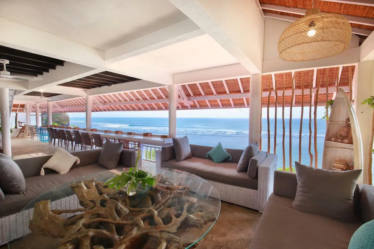 فندق Impossible Cliff House أُلُواتو بيت ضيافة