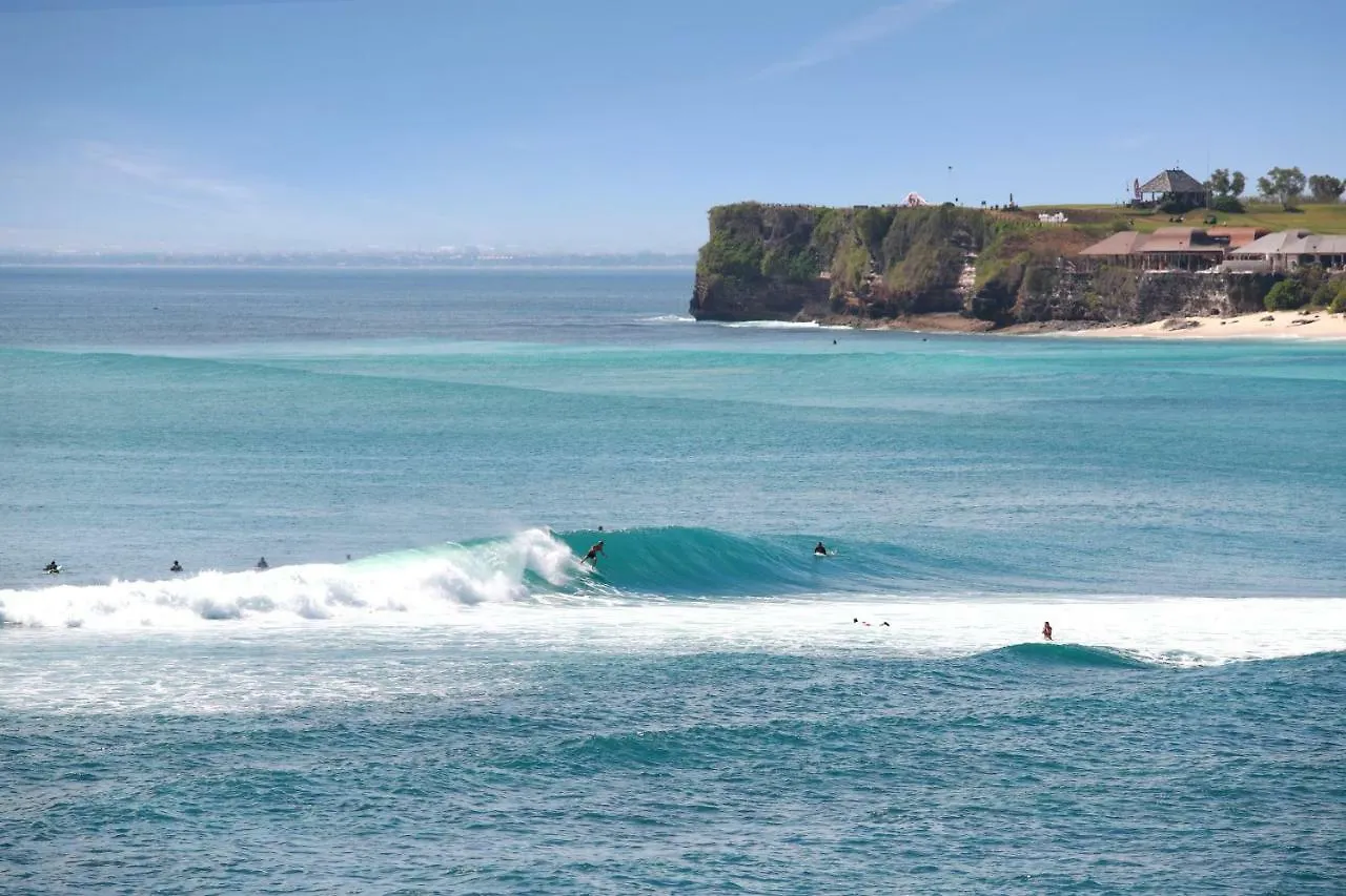 فندق Impossible Cliff House أُلُواتو بيت ضيافة